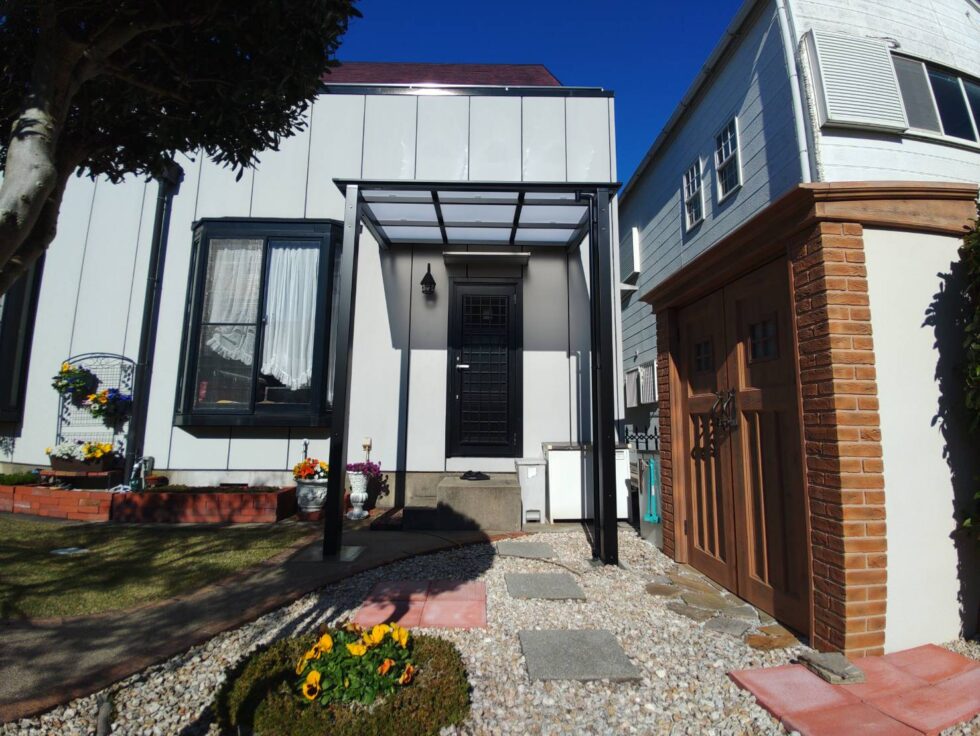 テラス屋根設置完了写真です。
